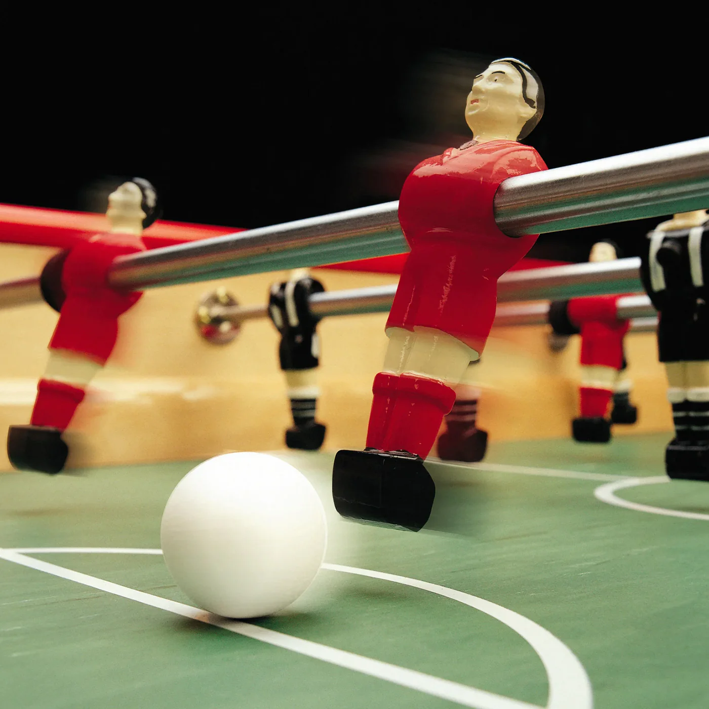 Bonzini Demi-Giant 8 Player Football Table - Image 4