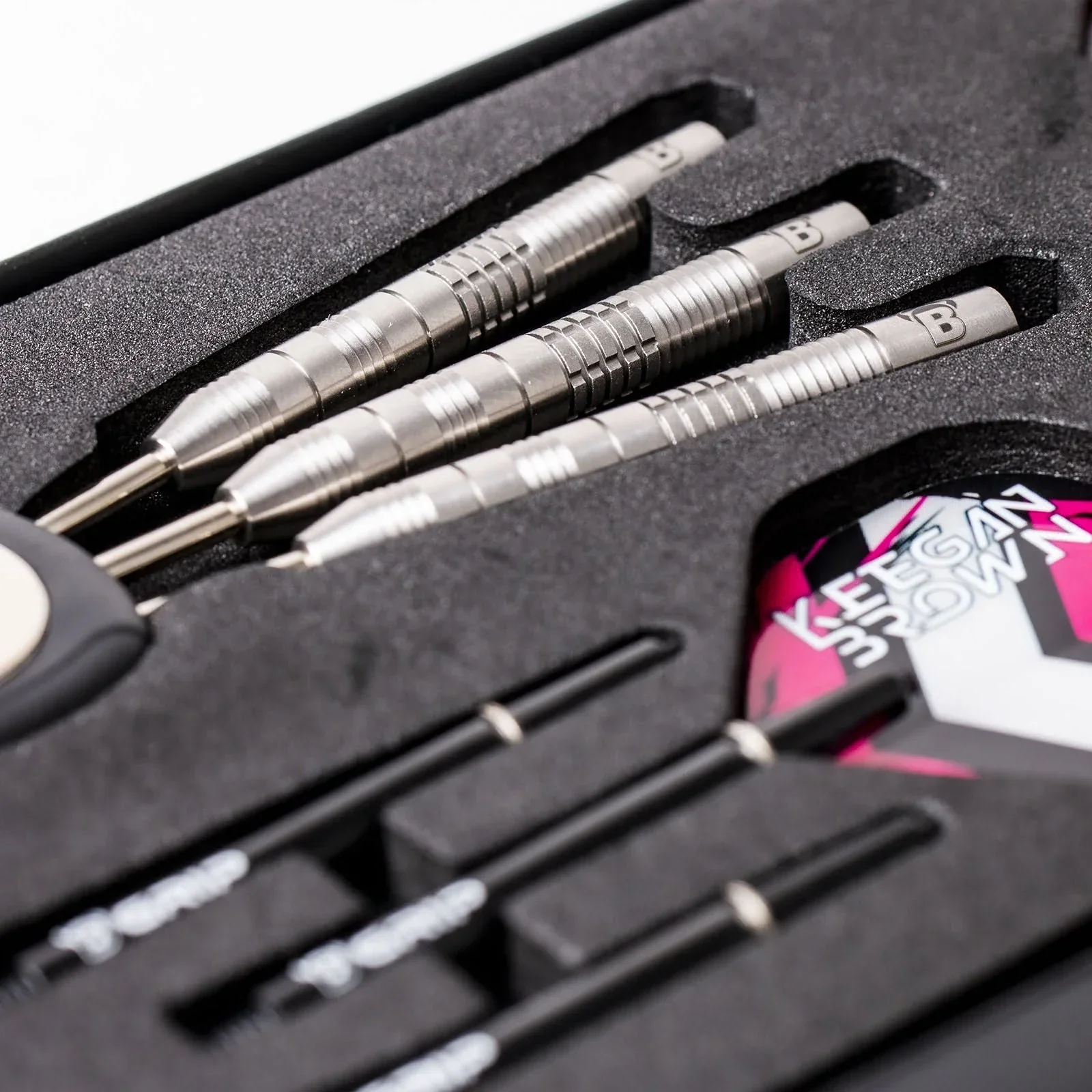 Bulls Keegan Brown 22g Steel Tip Darts - Image 3