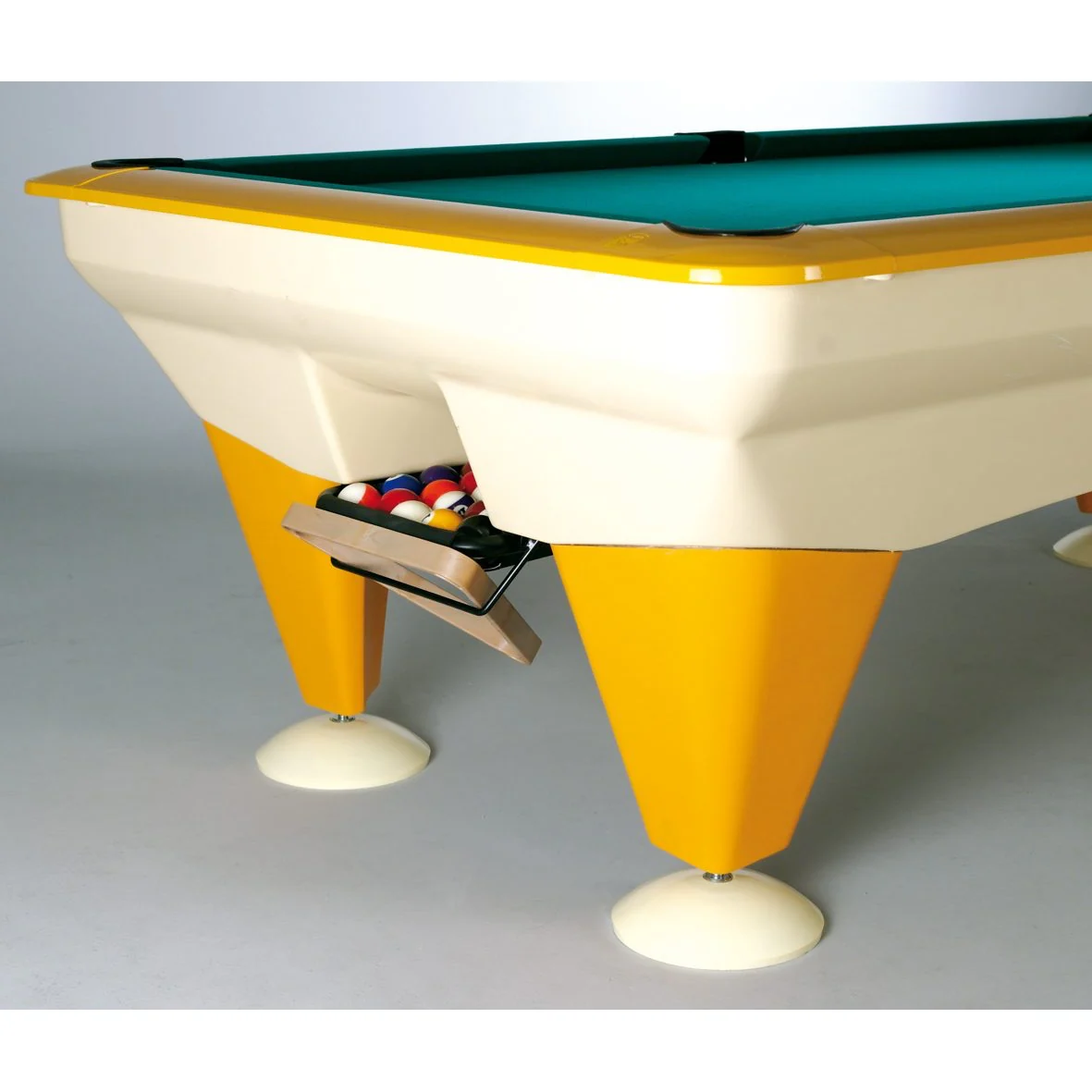 Tempo Garden Outdoor Pool Table - Image 6