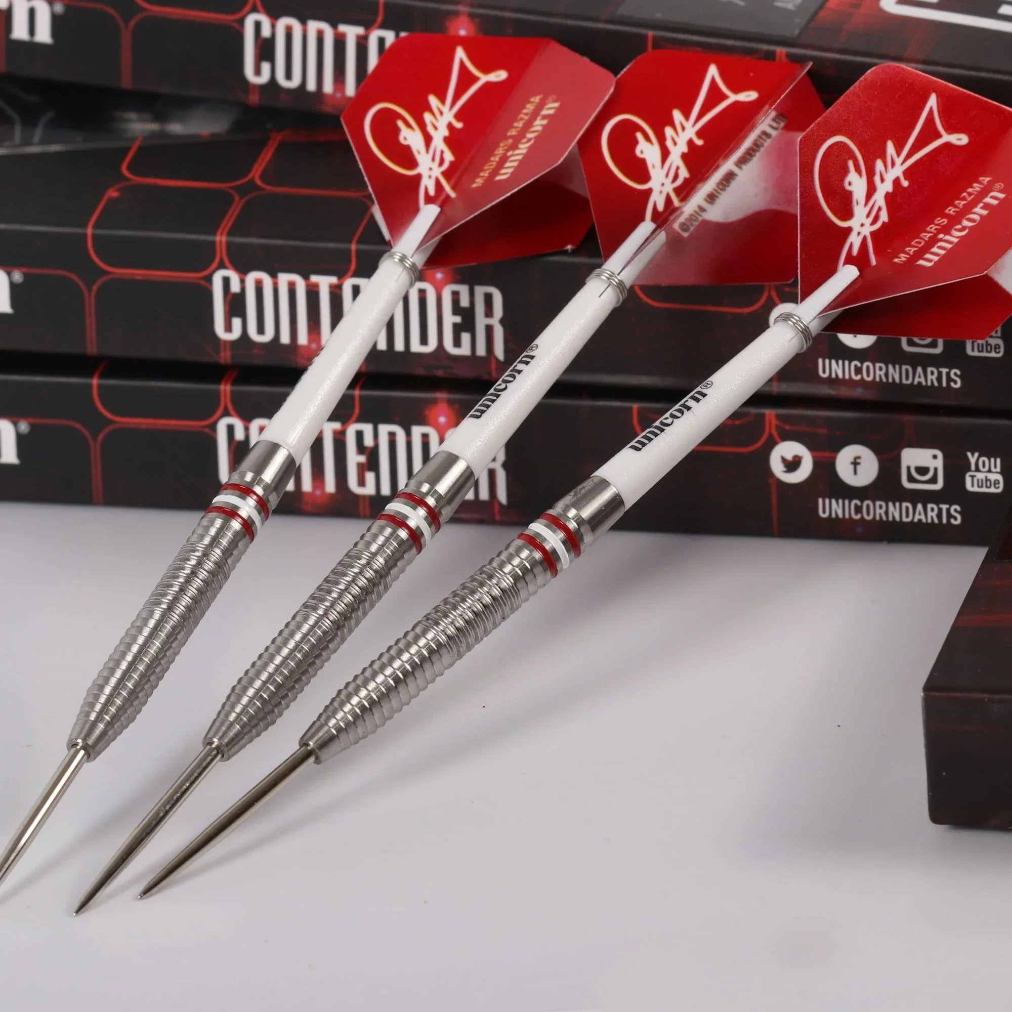 Unicorn Madars Razma Contender 25g Darts - Image 4